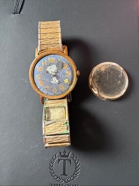 Vintage 1958 Snoopy Tennis Dial Analog Wristwatch - Blue Face Not Tested